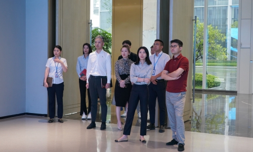 遠(yuǎn)東控股集團董事局執(zhí)行主席、首席執(zhí)行官、產(chǎn)業(yè)董事長蔣承志到桐昆訪問交流