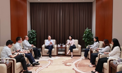 上海浦東發(fā)展銀行嘉興分行行長(zhǎng)張輝蒞臨桐昆調(diào)研交流