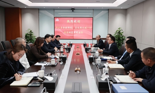 廬江縣委副書記、縣長周天斌一行蒞臨桐昆考察